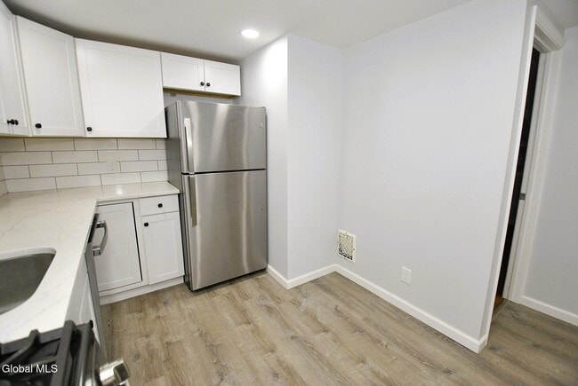 Building Photo - 83 Osborne Rd