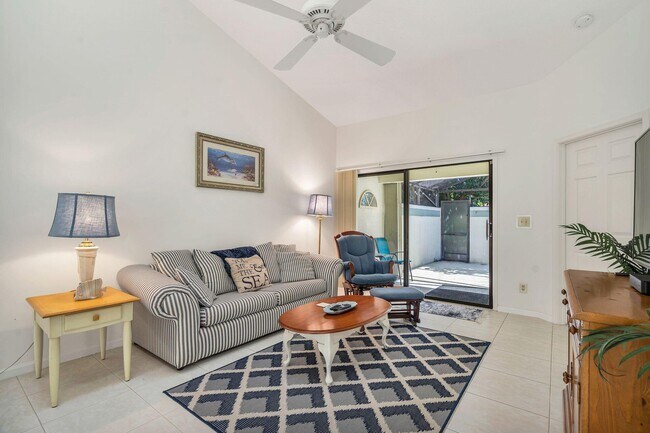 Building Photo - 502 Sea Oats Dr