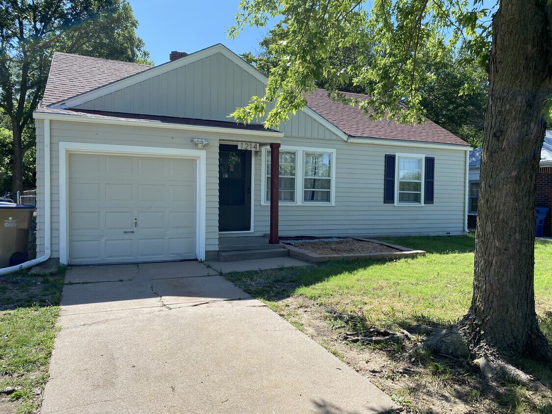 Foto principal - 1214 N Crestway St