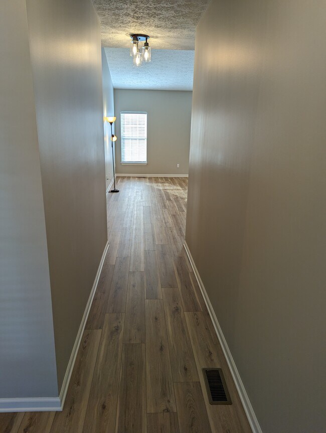 Foto del edificio - 7656 Meadow Brooke Way