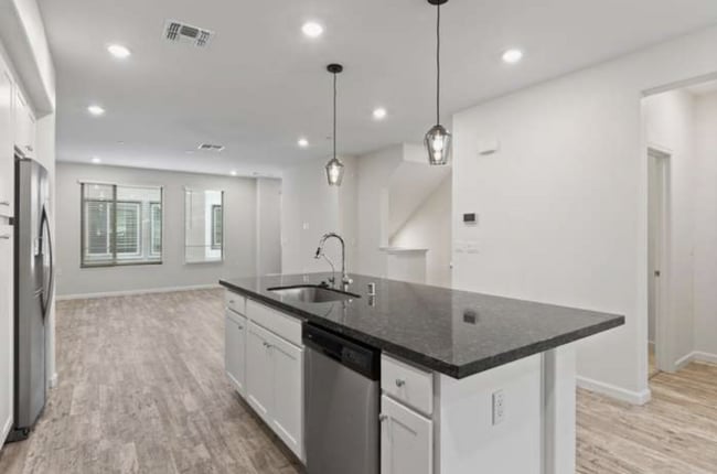 Building Photo - 25296 Villager Ln