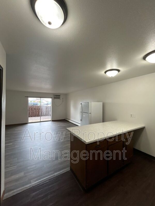 Foto del edificio - 215 E Arbor Ave