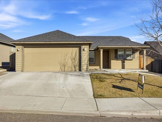 Building Photo - 9352 W 9th Pl