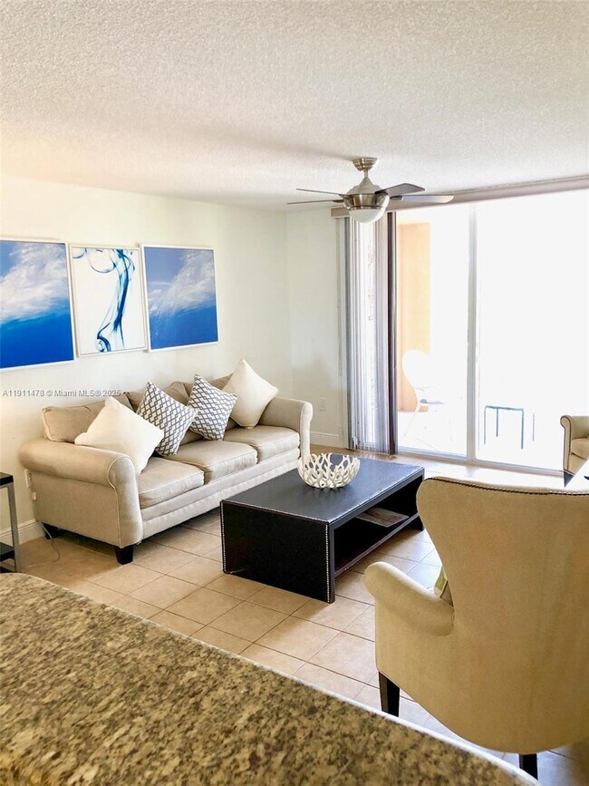 Foto del edificio - 19655 E Country Club Dr