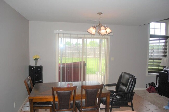 Building Photo - 5001 Craydon Dr