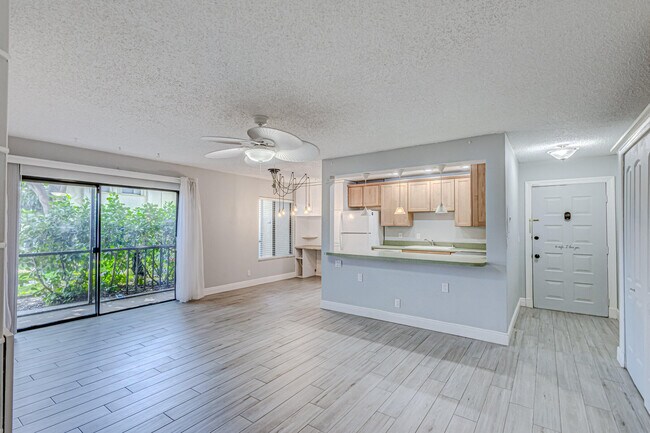 Building Photo - 150 Pineview Rd