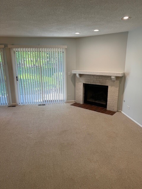 Building Photo - 212 Thornapple Ct
