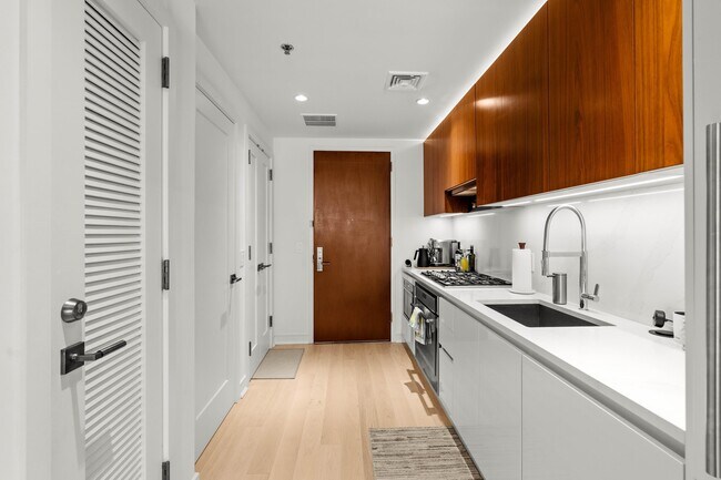 Foto del edificio - 1000 Maxwell Ln