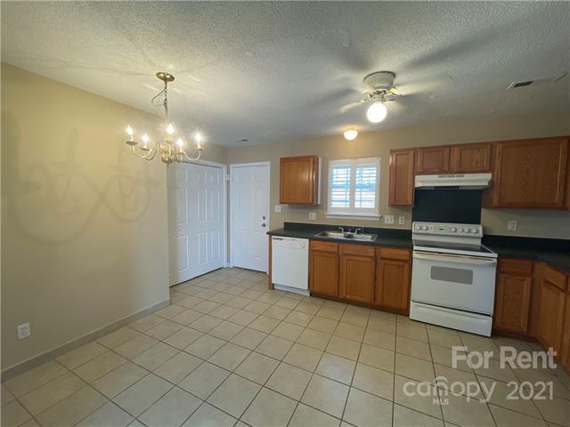 Building Photo - 523 Cub Creek Ln