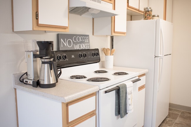 Building Photo - 18619 SW McClarey Dr