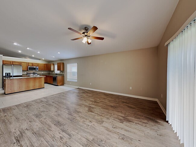 Building Photo - 7345 Spandrell Dr