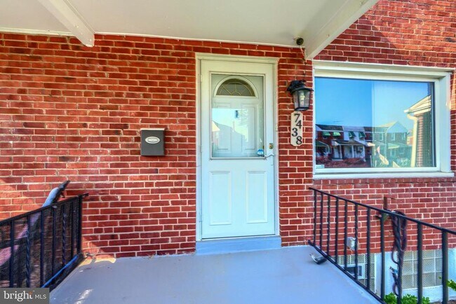 Foto del edificio - 7438 Manchester Rd