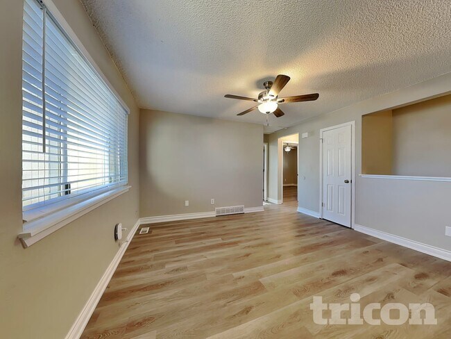 Foto del edificio - 12981 Knight Ct