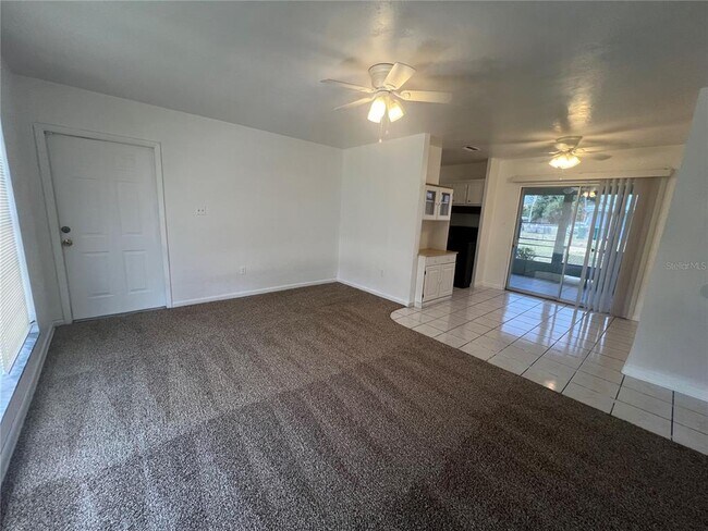 Foto del edificio - 22070 Gatewood Ave