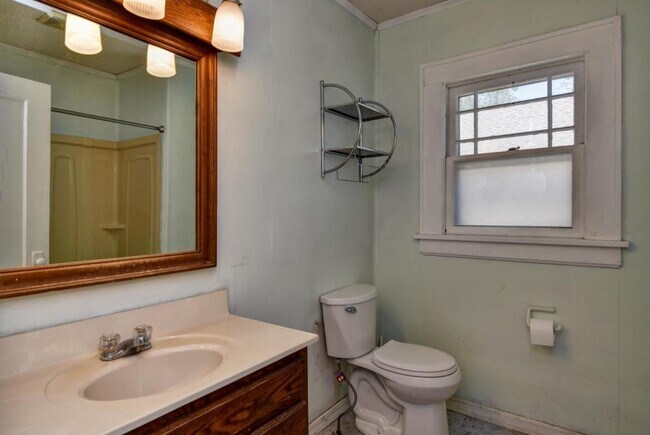 Building Photo - PRE LEASING
