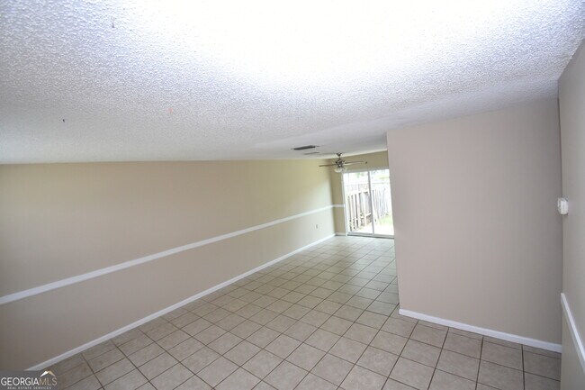 Building Photo - 556 Chateau Cir