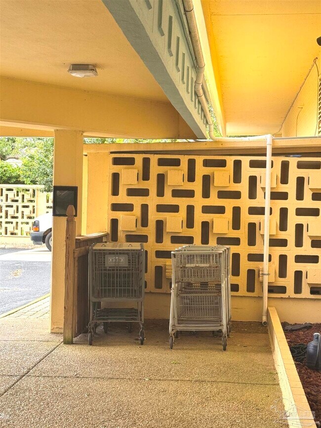Foto del edificio - 825 Bayshore Dr