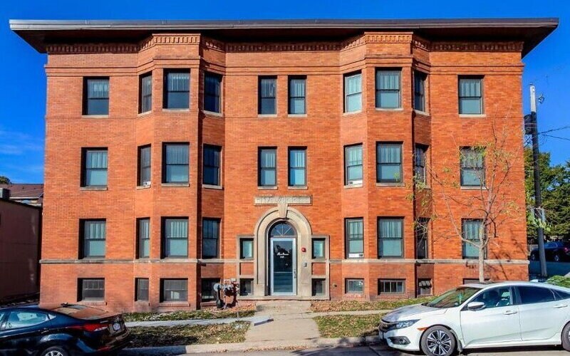 Foto principal - 718 15th St