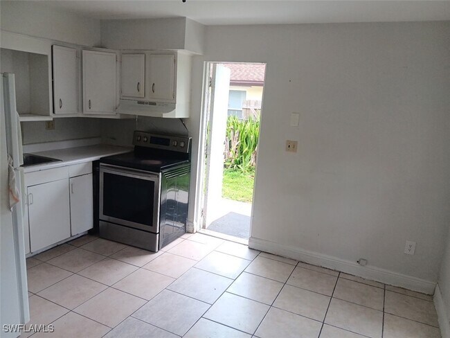 Foto del edificio - 10897 Goodwin St