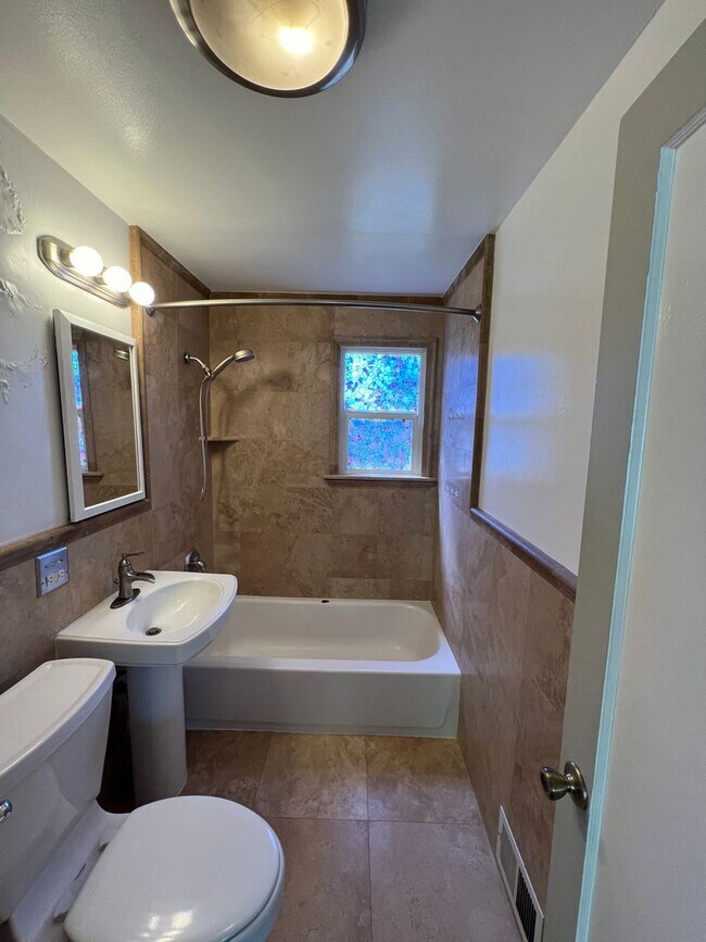 Foto del edificio - North Side Charming Home!