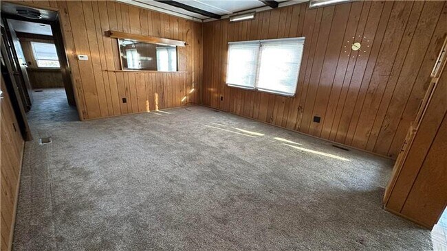 Building Photo - 564 Cadiz Rd