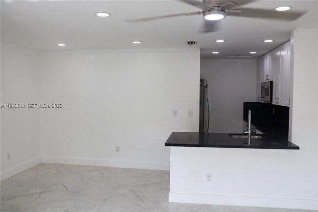 Foto del edificio - 2550 W 67th Pl