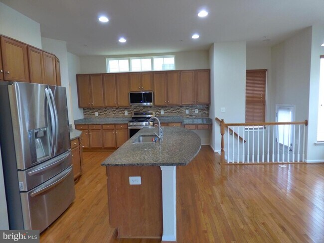 Building Photo - 23818 Bennett Chase Dr