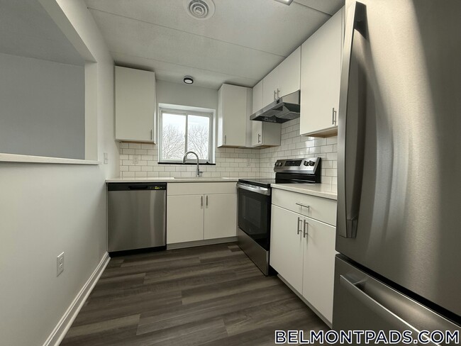 Building Photo - 53 Hill Rd