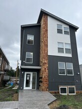 Building Photo - 3611-3118 118 Ave NW