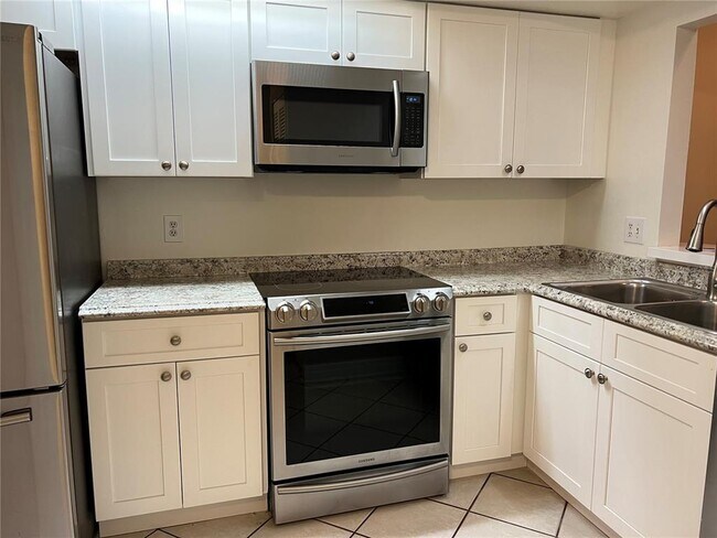 Foto del edificio - 410 Poplar Ct
