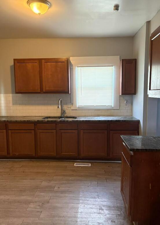 Foto del edificio - 81 Woodland St