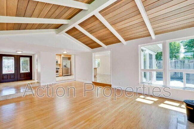 Foto del edificio - 3426 Woodstock Ln