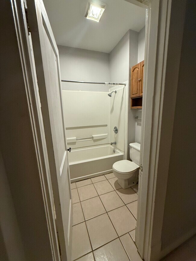 Building Photo - 4653 Cecil Pl