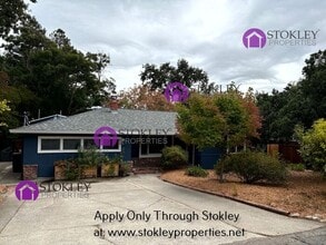 Building Photo - 448 Cumberland Dr