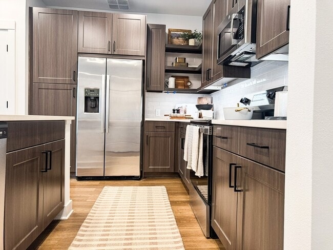 Building Photo - Cantara at Legacy Pointe