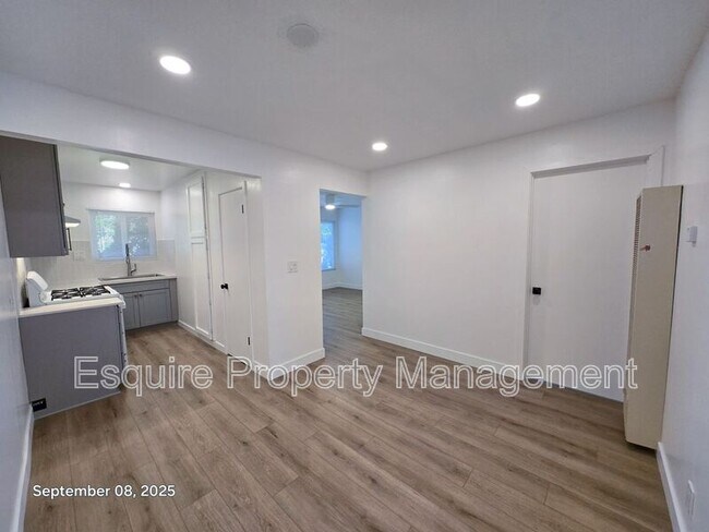 Foto del edificio - 241 Chester Way
