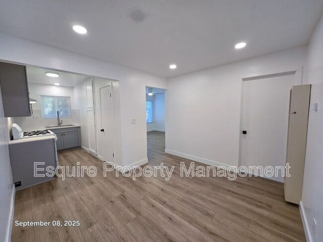Building Photo - 241 Chester Way