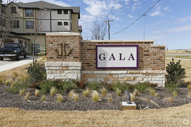 Foto del edificio - Gala at Oak Crest