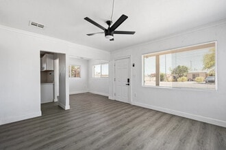Building Photo - 731 W Pepper Pl