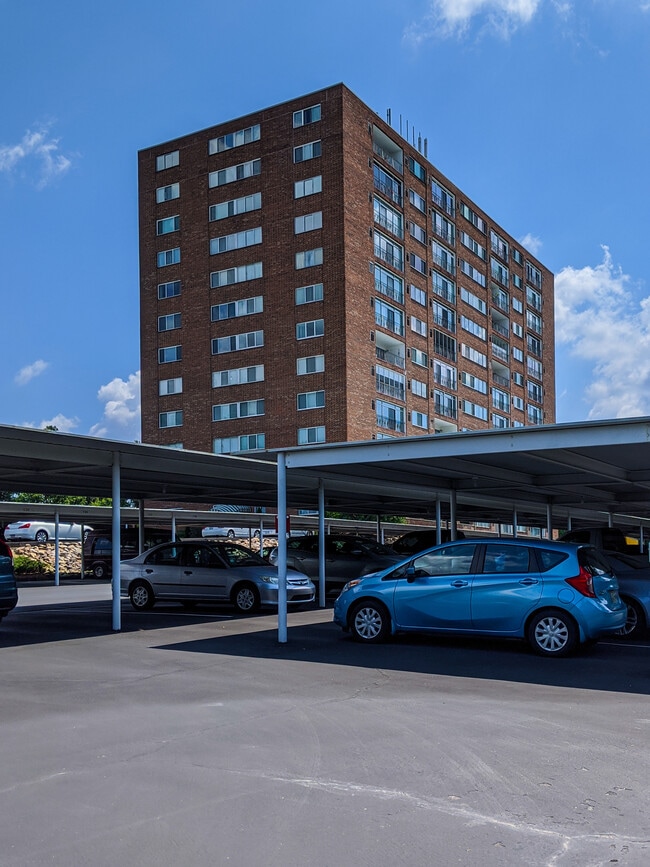 Building Photo - Continental Tower