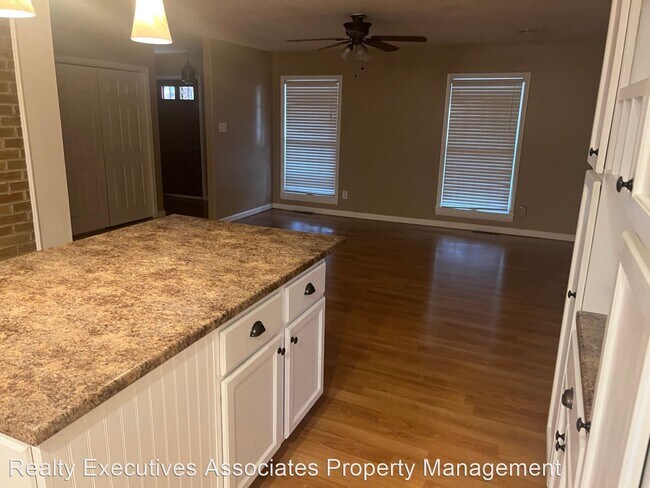 Foto del edificio - 3 br, 2 bath House - 6613 Hummer Lane NW