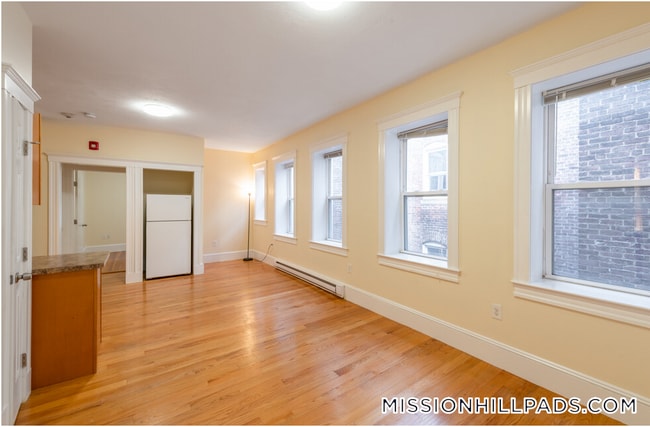 Foto del edificio - 887 Huntington Ave