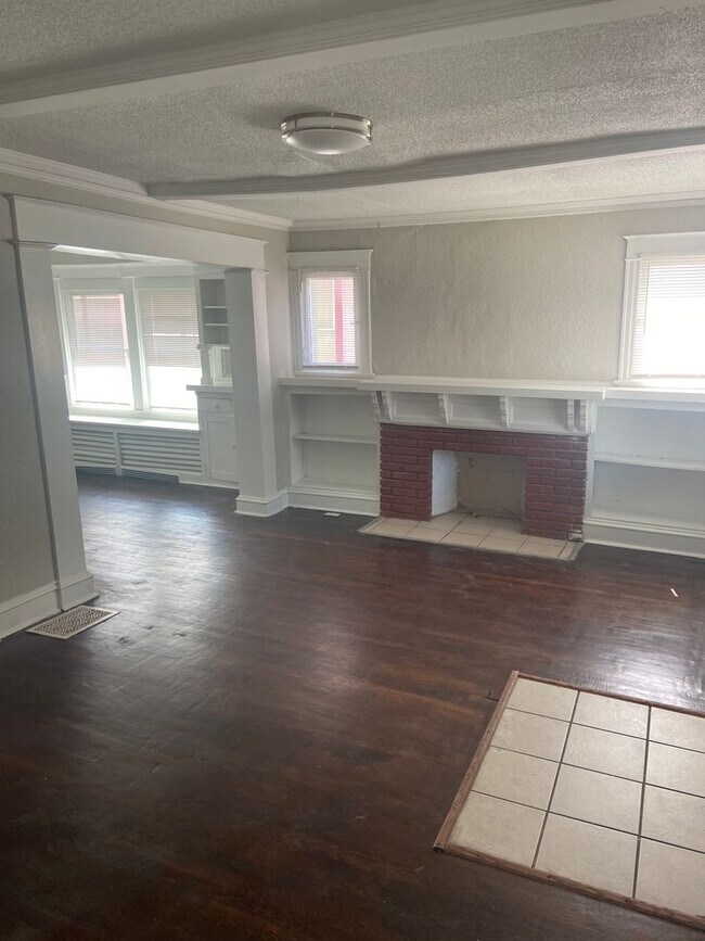 Building Photo - 4119 Montgall Ave. | $1300 | 4BD 1 BATH 2-...