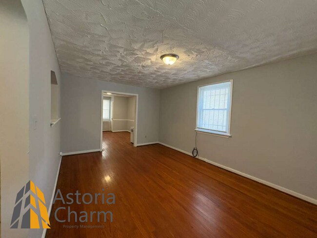 Building Photo - Conveniently Located 4 Bedroom with Privat...