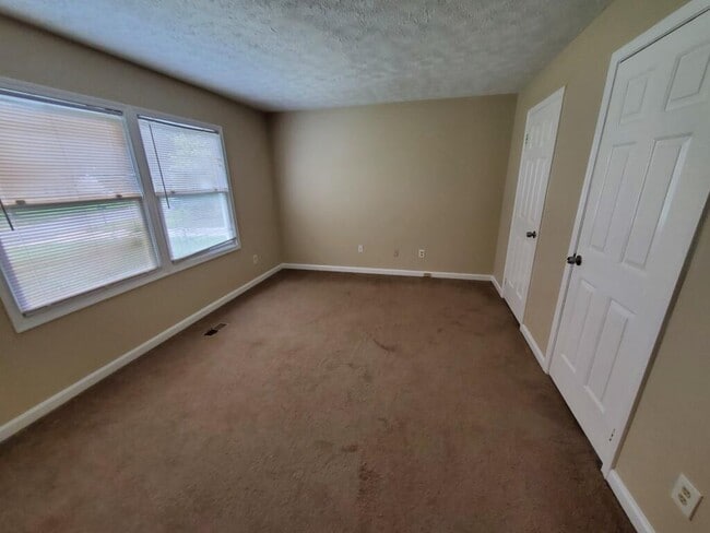 Building Photo - 8019 Gera Emma Dr