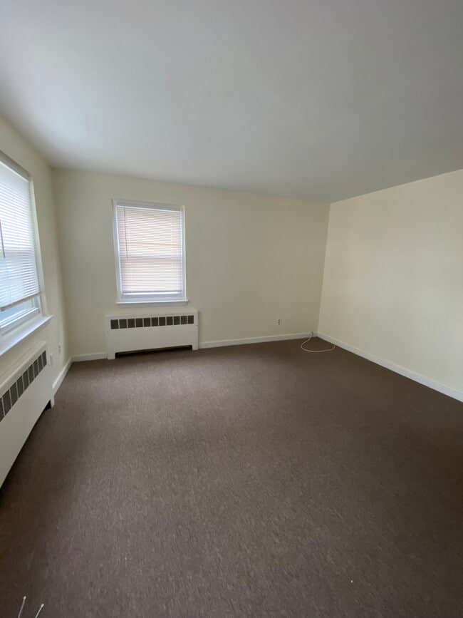 961 Queen St Unit Apt. 1, Pottstown, PA 19464 Condo for Rent in