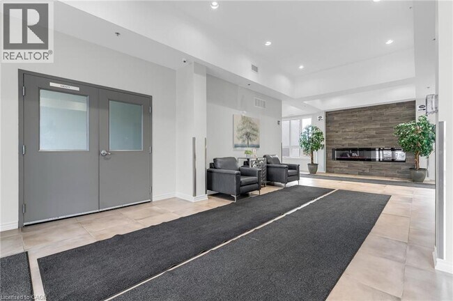 Photo du bâtiment - 1370 Costigan Rd