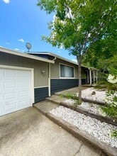 Building Photo - 1502 Cottonwood Ave