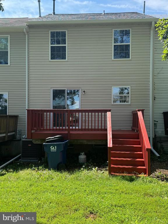 Foto del edificio - 8216 Dellwood Ct