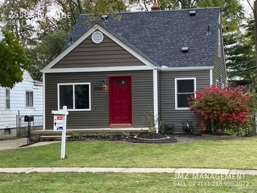 Primary Photo - COMPLETELY UPDATED 3 BEDROOM BUNGALOW FOR ...